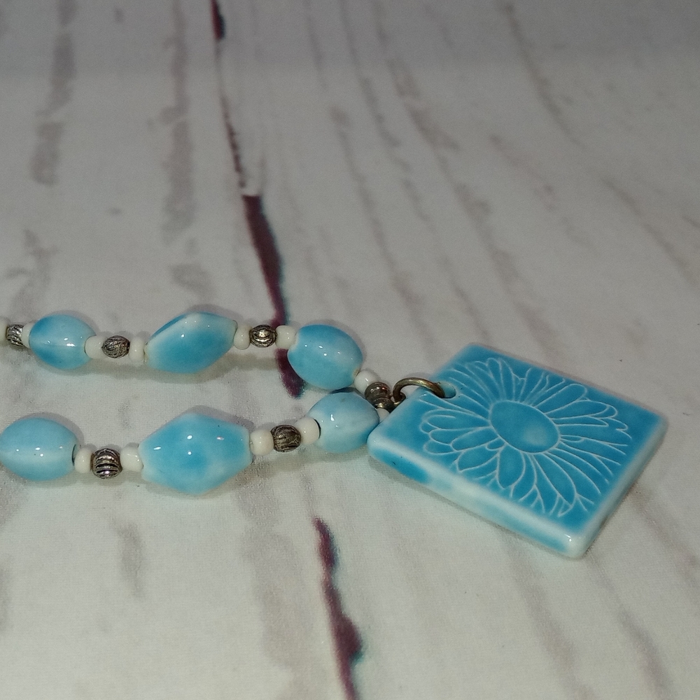 Blue Flower Ceramic Bead Necklace - Picture 13 of 14